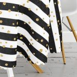 - MasaYuv-8281-Gorsel3 - Realhomes Beyaz Zemin Üzerinde Siyah Yatay Çizgili Gold Detaylı Puantiyeli Yuvarlak Masa Örtüsü - Çap 140cm Realhomes