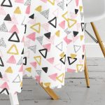 Beyaz Zemin Üzerinde Renkli Geometrik Desenli Dijital Baskılı Modern Yuvarlak Masa Örtüsü - Çap 140cm Realhomes