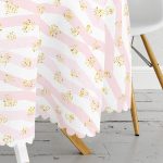 Beyaz Zemin Üzerinde Gold Detaylı Kalp Desenli Modern Yuvarlak Masa Örtüsü - Çap 140cm Realhomes