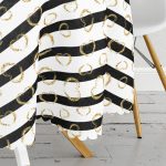 - MasaYuv-8326-Gorsel3 - Realhomes  Beyaz Zemin Üzerinde Gold Detaylı Kalp Desenli Modern Yuvarlak Masa Örtüsü - Çap 140cm Realhomes