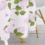 Rengarenk Zemin Üzerinde Yeşil Yapraklı Çiçek Desenli Modern Yuvarlak Masa Örtüsü - Çap 140cm Realhomes