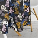 Siyah Zeminli Renkli Yaprak Desenli Dijital Baskılı Modern Yuvarlak Masa Örtüsü - Çap 140cm Realhomes