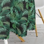 Siyah Zemin Üzerinde Yeşil Yaprak Desenli Yuvarlak Masa Örtüsü - Çap 140cm Realhomes