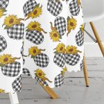 Beyaz Zemin Üzerinde Ekose Desenli Balkabak Motifli Yuvarlak Masa Örtüsü - Çap 140cm Realhomes