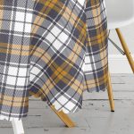 Beyaz Zemin Üzerinde Renkli Ekose Desenli Yuvarlak Masa Örtüsü - Çap 140cm Realhomes