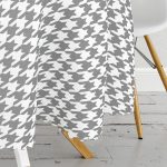 - MasaYuv-8697-Gorsel3 - Realhomes  Beyaz Zeminli Gri Ekose Desenli Dijital Baskılı Modern Yuvarlak Masa Örtüsü - Çap 140cm Realhomes