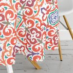 - MasaYuv-8765-Gorsel3 - Realhomes  Beyaz Zemin Üzerinde Çini Desenli Dijital Baskılı Modern Yuvarlak Masa Örtüsü - Çap 140cm Realhomes