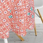 - MasaYuv-8768-Gorsel3 - Realhomes  Beyaz Zemin Üzerinde Çini Desenli Dijital Baskılı Modern Yuvarlak Masa Örtüsü - Çap 140cm Realhomes