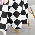 - MasaYuv-9296-Gorsel3 - Realhomes  Dama Zeminli Pancakeli Kız Desenli Dijital Baskılı Modern Yuvarlak Masa Örtüsü - Çap 140cm Realhomes