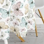 - MasaYuv-Real17-Gorsel3 - Realhomes Renkli Kelebekler Özel Tasarım Dijital Baskılı Yuvarlak Masa Örtüsü - Çap 140cm Realhomes