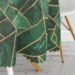 - MasaYuv-Real212-Gorsel3 - Realhomes  Yeşil Zemin Gold Detaylı Geometrik Tasarımlı Yuvarlak Masa Örtüsü - Çap 140cm Realhomes