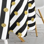 Siyah Beyaz Çizgili Gold Puantiyeli Dijital Baskılı Yuvarlak Masa Örtüsü - Çap 140cm Realhomes