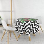 - MasaYuv-cokzigfla-Gorsel2 - Realhomes  Zigzag Flamingo Tasarımlı Dijital Baskılı Yuvarlak Masa Örtüsü - Çap 140cm Realhomes