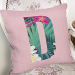 Pembe Zemin Tropik Yapraklı D Harfi Özel Tasarım Dijital Baskılı Yastık Kırlent Kılıfı Realhomes