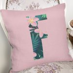 Pembe Zemin Tropik Yapraklı F Harfi Özel Tasarım Dijital Baskılı Yastık Kırlent Kılıfı Realhomes