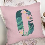 Pembe Zemin Tropik Yapraklı O Harfi Özel Tasarım Dijital Baskılı Yastık Kırlent Kılıfı Realhomes