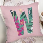 Pembe Zemin Tropik Yapraklı W Harfi Özel Tasarım Dijital Baskılı Yastık Kırlent Kılıfı Realhomes