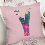 Pembe Zemin Tropik Yapraklı Y Harfi Özel Tasarım Dijital Baskılı Yastık Kırlent Kılıfı Realhomes