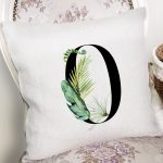 - Rh-K9444-Gorsel2 - Realhomes Beyaz Zemin Yaprak Motifli Siyah 0 Rakamı Özel Tasarım Dijital Baskılı Yastık Kırlent Kılıfı Realhomes