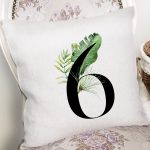 - Rh-K9450-Gorsel2 - Realhomes Beyaz Zemin Yaprak Motifli Siyah 6 Rakamı Özel Tasarım Dijital Baskılı Yastık Kırlent Kılıfı Realhomes