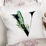 Beyaz Zemin Yaprak Motifli Siyah V Harfi Özel Tasarım Dijital Baskılı Yastık Kırlent Kılıfı Realhomes