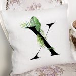 Beyaz Zemin Yaprak Motifli Siyah X Harfi Özel Tasarım Dijital Baskılı Yastık Kırlent Kılıfı Realhomes