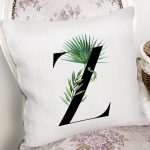 - Rh-K9484-Gorsel2 - Realhomes Beyaz Zemin Yaprak Motifli Siyah Z Harfi Özel Tasarım Dijital Baskılı Yastık Kırlent Kılıfı Realhomes