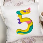 Beyaz Zemin Renkli 5 Rakamlı Özel Tasarım Dijital Baskılı Yastık Kırlent Kılıfı Realhomes