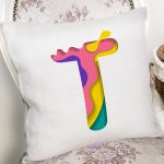 Beyaz Zemin Renkli T Harfli Özel Tasarım Dijital Baskılı Yastık Kırlent Kılıfı Realhomes