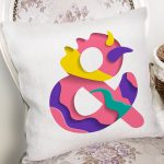 - Rh-K9527-Gorsel2 - Realhomes Beyaz Zemin Renkli & Harfli Özel Tasarım Dijital Baskılı Yastık Kırlent Kılıfı Realhomes