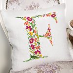 Beyaz Zemin Yaprak Temalı F Harfi Özel Tasarım Dijital Baskılı Yastık Kırlent Kılıfı Realhomes