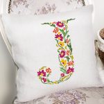 Beyaz Zemin Yaprak Temalı J Harfi Özel Tasarım Dijital Baskılı Yastık Kırlent Kılıfı Realhomes