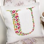 Beyaz Zemin Yaprak Temalı U Harfi Özel Tasarım Dijital Baskılı Yastık Kırlent Kılıfı Realhomes