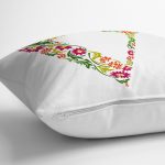 Beyaz Zemin Yaprak Temalı V Harfi Özel Tasarım Dijital Baskılı Yastık Kırlent Kılıfı Realhomes