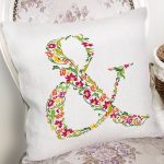 Beyaz Zemin Yaprak Temalı & Harfi Özel Tasarım Dijital Baskılı Yastık Kırlent Kılıfı Realhomes