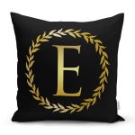 - Rh-K9564-Gorsel1 - Realhomes Siyah Zemin Gold Yaprak Çerçeveli E Harfi Özel Tasarım Dijital Baskılı Yastık Kırlent Kılıfı Realhomes