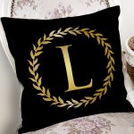 Siyah Zemin Gold Yaprak Çerçeveli L Harfi Özel Tasarım Dijital Baskılı Yastık Kırlent Kılıfı Realhomes