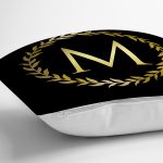 - Rh-K9573-Gorsel3 - Realhomes Siyah Zemin Gold Yaprak Çerçeveli M Harfi Özel Tasarım Dijital Baskılı Yastık Kırlent Kılıfı Realhomes