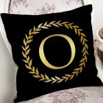 Siyah Zemin Gold Yaprak Çerçeveli O Harfi Özel Tasarım Dijital Baskılı Yastık Kırlent Kılıfı Realhomes