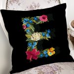 Siyah Zemin Renkli Gül Temalı E Harfi Özel Tasarım Dijital Baskılı Yastık Kırlent Kılıfı Realhomes