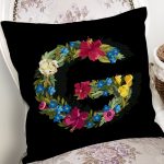 Siyah Zemin Renkli Gül Temalı G Harfi Özel Tasarım Dijital Baskılı Yastık Kırlent Kılıfı Realhomes