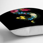 - Rh-K9613-Gorsel3 - Realhomes Siyah Zemin Renkli Gül Temalı Ş Harfi Özel Tasarım Dijital Baskılı Yastık Kırlent Kılıfı Realhomes