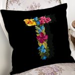 Siyah Zemin Renkli Gül Temalı T Harfi Özel Tasarım Dijital Baskılı Yastık Kırlent Kılıfı Realhomes