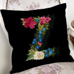 - Rh-K9621-Gorsel2 - Realhomes  Siyah Zemin Renkli Gül Temalı Z Harfi Özel Tasarım Dijital Baskılı Yastık Kırlent Kılıfı Realhomes