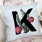 - Rh-K9635-Gorsel2 - Realhomes  Mavi Zemin Çiçek Desenli Siyah K Harfi Özel Tasarım Dijital Baskılı Yastık Kırlent Kılıfı Realhomes