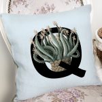 Mavi Zemin Çiçek Desenli Siyah Q Harfi Özel Tasarım Dijital Baskılı Yastık Kırlent Kılıfı Realhomes