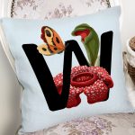 Mavi Zemin Çiçek Desenli Siyah W Harfi Özel Tasarım Dijital Baskılı Yastık Kırlent Kılıfı Realhomes