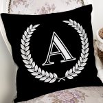 Siyah Beyaz Çelenkli A Harfi Özel Tasarım Dijital Baskılı Yastık Kırlent Kılıfı Realhomes