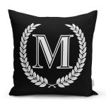 - Rh-K9669-Gorsel1 - Realhomes Siyah Beyaz Çelenkli M Harfi Özel Tasarım Dijital Baskılı Yastık Kırlent Kılıfı Realhomes