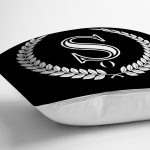 Siyah Beyaz Çelenkli Ş Harfi Özel Tasarım Dijital Baskılı Yastık Kırlent Kılıfı Realhomes